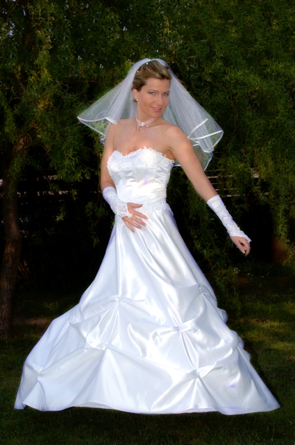 Ildikó Stúdió - Esküvői ruha, esküvői ruhakölcsönzés  