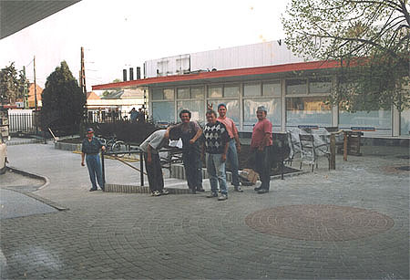 Péter Jenő és Fia Építőipari Bt. - burkolás lakásépítés magasépítés tetőfedés bádogos ácsmunka építőipari kivitelezés lakásfelujítás mélyépítés Tolna megye