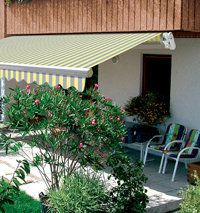 nyitott napellenzők