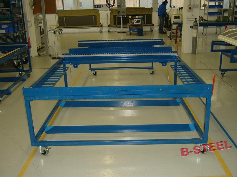 könnyű acélszerkezetek gyártása, alumínium profilokból készült egyedi berendezések, szerelősorok kiszolgálására alkalmas tároló és szállító berendezések, alkatrész szállító kocsik készítése ESD kivitelben