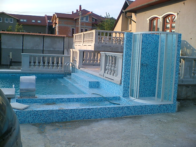 Atlantisz73 - Uszodatechnika, Medence kivitelezés, medence fedés, kert kivitelezés, térburkolat, polipropilén medence, fóliás medence, üvegmozaikos medence, jakuzzi, vízgépészet Budapest Pest megye