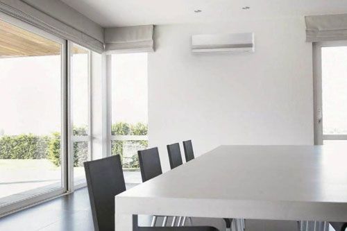 Cool Air - klimatizálás, DAIKIN légkondicionáló klíma, klímamegoldás, automatikus váltás hűtés fűtés, EMURA légkondicionáló