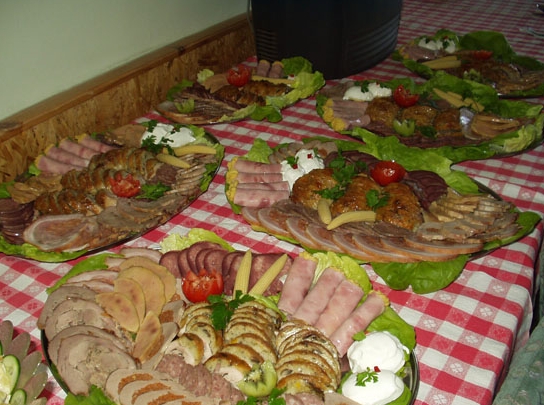 étterem, fogadó, rendezvényszervezés, napi menü, heti menü, étel házhozszállítás, közétkeztetés,vendéglátás, esküvő Esztergom Komárom 10-es út