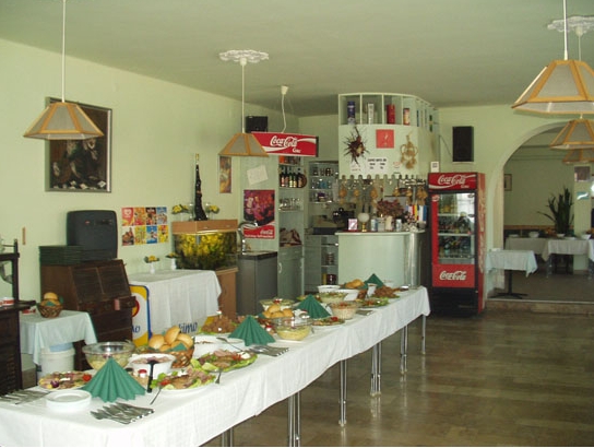 étterem, fogadó, rendezvényszervezés, napi menü, heti menü, étel házhozszállítás, közétkeztetés,vendéglátás, esküvő Esztergom Komárom 10-es út