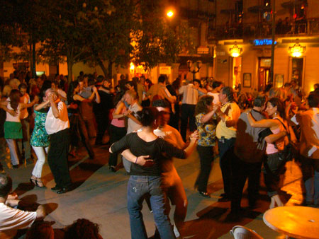 salsa tanfolyam budapest, kezdő,salsa tanfolyamok budapesten, salsa oktatás,salsa tánc, salsa latin tánc, tánciskola, táncok,  társastánc salsa oktatás,tánctanfolyam, tánciskola, tánctanítás, latin tánc oktatás,salsa tanfolyam, kezdo salsa oktatás tanfolyam Budapest Örs vezér tér, salsa tánctanfolyam