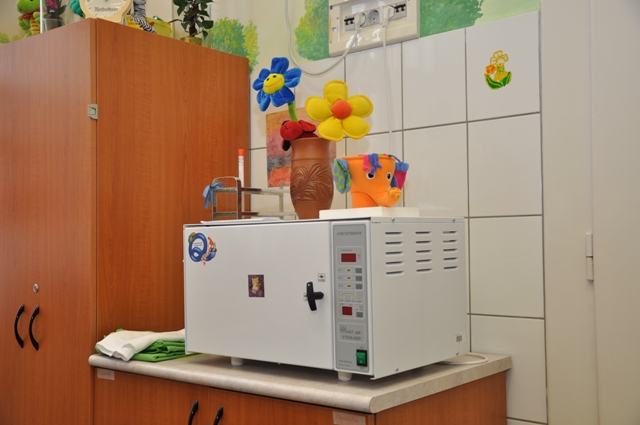 holegsterilizator-az-orr-ful-gege-osztalynak_20120507114243_17.JPG