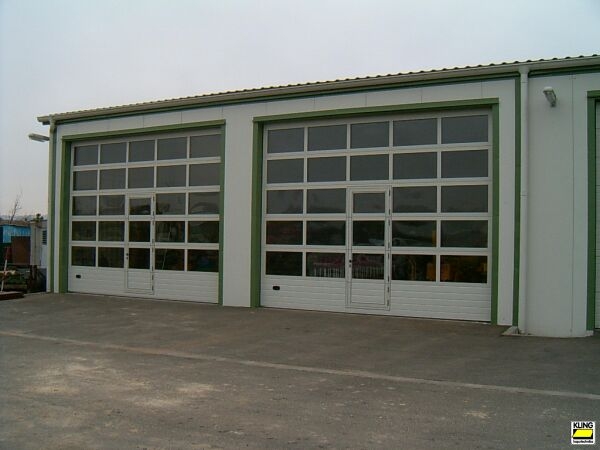 Ipari szekcion&aacute;lt kapuk, Lakoss&aacute;gi szekcion&aacute;lt kapuk, lapoz&oacute;kapuk forgalmaz&aacute;sa