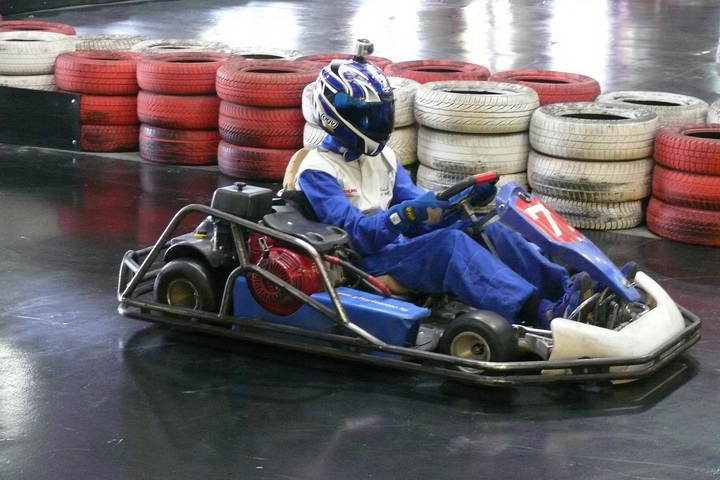 Gokart pálya- Gokart pálya Budapest mellett Mogyoródon, gokart versenyek konferencia rendezvény helyszín Mogyoród