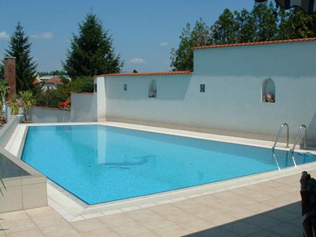 Cool Pool Kft. - Kerti medence építés, betonmedence, zsaluköves fóliás medence , SOLEO fóliás medence, zsaluköves fóliás medence, polipropilén műanyag medence építése!