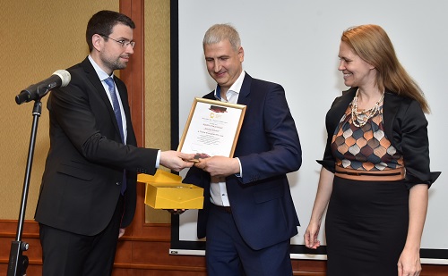 Napelemes cég, a Tiszta Energiák Kft nyerte 2019-ben középvállalt kategóriában az Üzleti Etikai Díjat