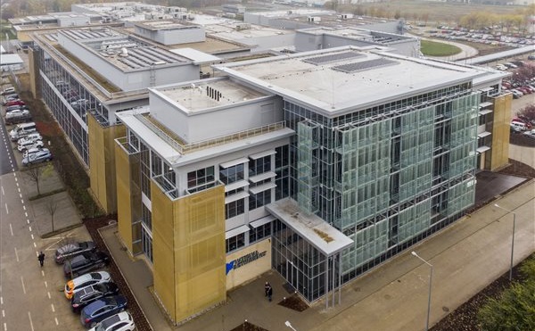 Átadták a National Instruments debreceni szolgáltatóközpontja új épületét